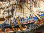 Drewniany model żaglowca HMS Juno - zdjęcie nr 7.