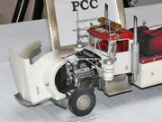 Plastikowy model ciężarowego holownika Kenworth W900 zbudoany w skali 1:25 - fotografia nr 4.