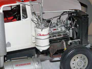 Plastikowy model ciężarowego holownika Kenworth W900 zbudoany w skali 1:25 - fotografia nr 5.