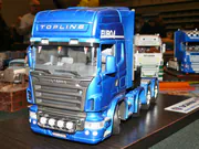 Plastikowy model ciężarówki Scania R500 - zdjęcie nr 2.