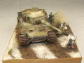 Diorama z plastikowym modelem czołgu Tygrys, inspirowana fotografią pokazującą scenę z frontu wschodniego drugiej wojny światowej - fotografia nr 7