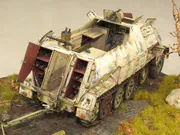 Link do zdjęć dioramy z plastikowymi modelami opancerzonej wersji pojazdu SdKfz 8 oraz armaty przeciwpancernej PaK 44.