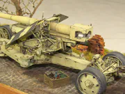 Diorama z plastikowymi modelami opancerzonej wersji pojazdu SdKfz 8 oraz armaty przeciwpancernej PaK 44 - foto nr 15