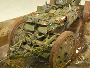 Diorama z plastikowymi modelami niemieckiego ciągnika półgąsienicowego sWS i ciężkiej haubicy sFH 18 - fotografia nr 15