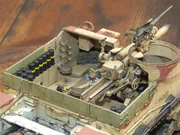 Plastikowy model samobieżnej haubicy M7 Priest z 2. Korpusu Polskiego, maj-czerwiec 1945 - zdjęcie nr 12