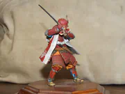 Modelarska figurka samuraja w pełnej zbroi - zdjęcie nr 5