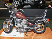 Plastikowy model motocykla Yamaha XV1000 Virago - foto 1.
