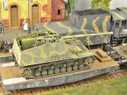 Diorama inspirowana fotografią czołgu Tygrys umieszczonego na platformie kolejowej stojącej na stacji Kopyczyńce na Ukrainie w czasie drugiej wojny światowej - foto nr 14