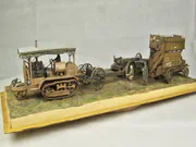 Plastikowe modele wojskowego omnibusu i traktora Holt 75 na dioramie - foto nr 1