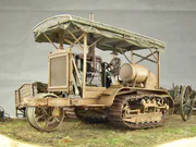Plastikowe modele wojskowego omnibusu i traktora Holt 75 na dioramie - foto nr 7