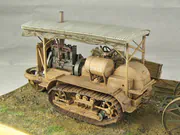 Plastikowe modele wojskowego omnibusu i traktora Holt 75 na dioramie - foto nr 8