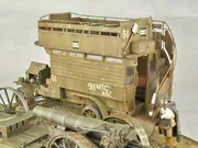 Plastikowe modele wojskowego omnibusu i traktora Holt 75 na dioramie - foto nr 12